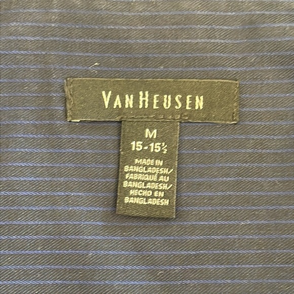 Van Heusen Blue Button-Down Shirt - Size M (15-15 1/2) Long Sleeve - Picture 4 of 4